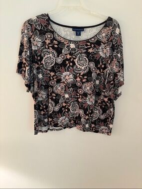 Karen Scott Black Floral Scoop Neck Short Sleeve Top with Pink and White Blooms
